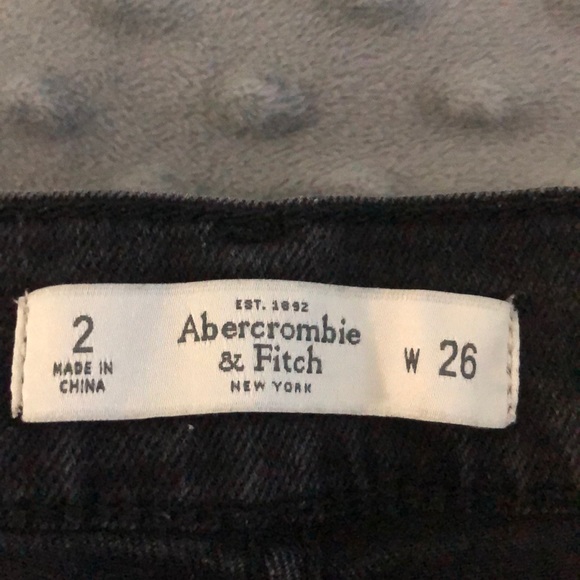 Size 2 Abercrombie black shorts - Picture 2 of 2